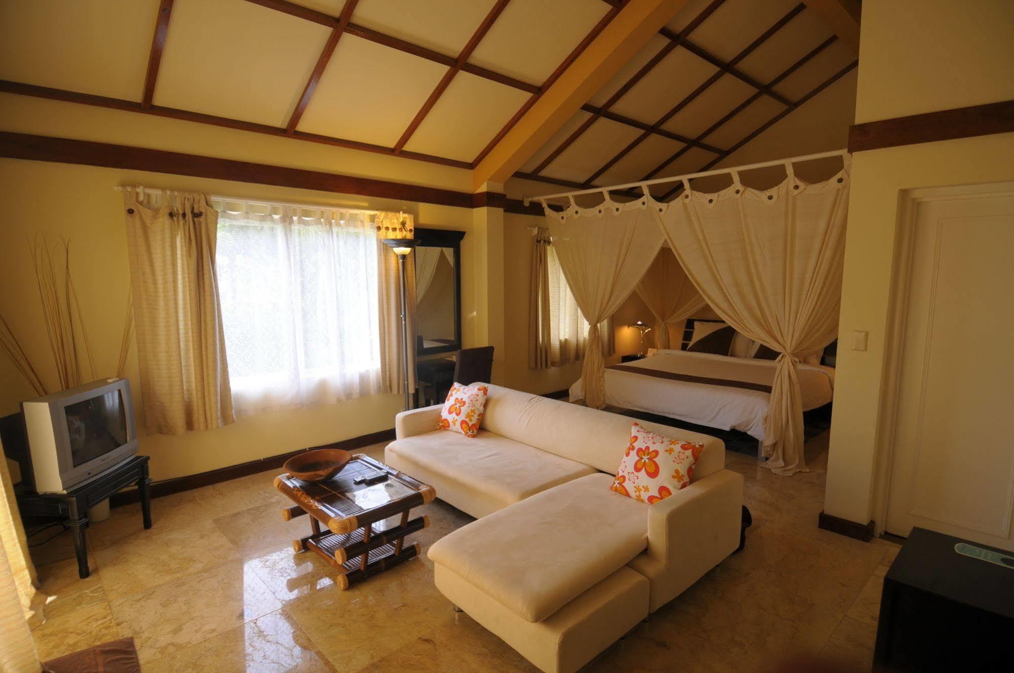 Mariana Resort & Spa San Roque Bagian luar foto
